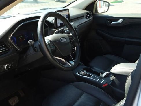 Used 2020 Ford Escape Titanium AWD/4WD image 14