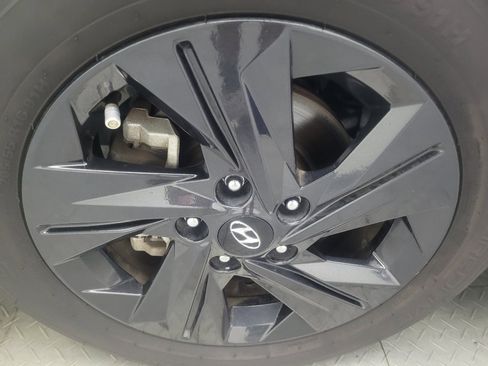 Used 2023 Hyundai Elantra SEL w/ Preferred Accessory Package FWD image 31