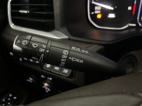 Used 2021 GMC Yukon Denali w/ Denali Premium Package image 47