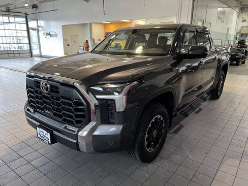 Used 2022 Toyota Tundra SR5 w/ TRD Off-Road Package image 4