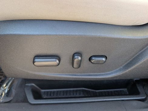 Used 2018 Ford Escape SE image 17