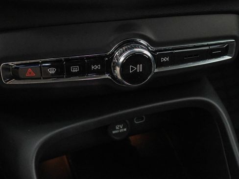 New 2025 Volvo XC40 B5 Plus w/ Protection Package Premier image 40