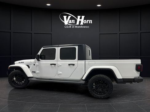 Used 2021 Jeep Gladiator Sport AWD/4WD image 4