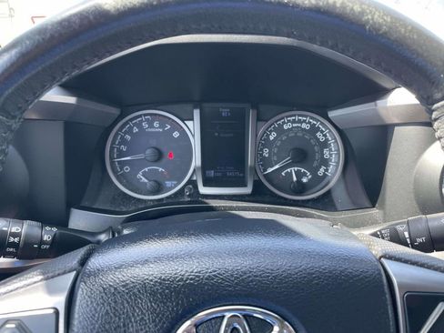 Used 2019 Toyota Tacoma SR5 RWD image 34