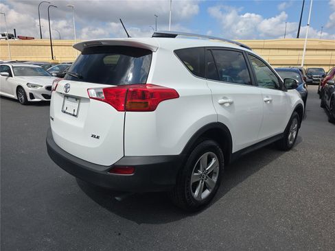 Used 2015 Toyota RAV4 XLE FWD image 2