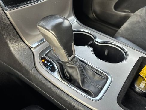 Used 2020 Jeep Grand Cherokee Altitude image 21