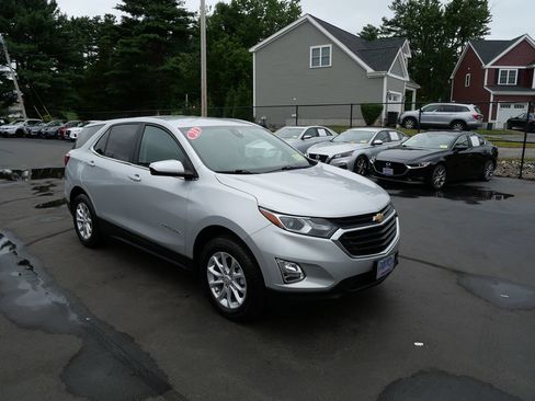 Used 2021 Chevrolet Equinox LT w/ Driver Convenience Package AWD/4WD image 2