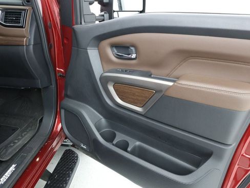 Used 2022 Nissan Titan Platinum Reserve w/ Moonroof Package image 25