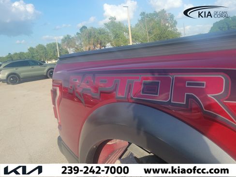Used 2017 Ford F150 Raptor w/ Equipment Group 802A Luxury AWD/4WD image 8