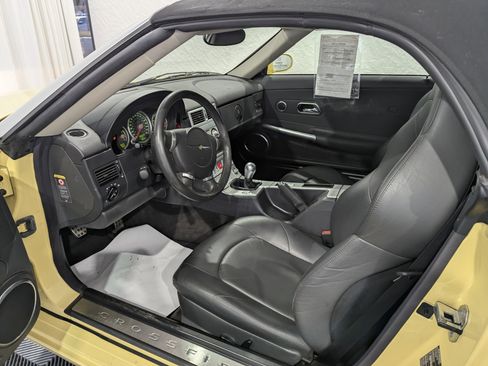 Used 2005 Chrysler Crossfire Limited image 10