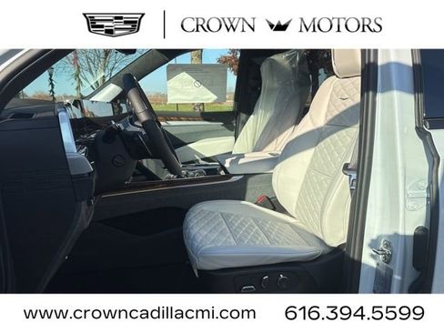 New 2026 Cadillac Escalade Platinum Sport image 11