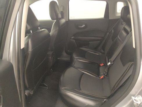 Used 2019 Jeep Compass Latitude w/ Cold Weather Group AWD/4WD image 18