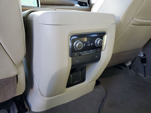 Used 2023 GMC Yukon XL Denali image 33