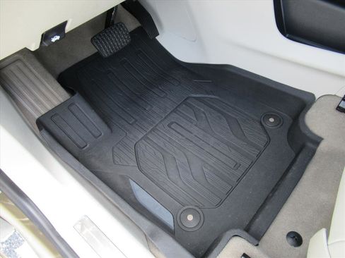 Used 2023 GMC Terrain Denali w/ LPO, Floor Liner Package image 31