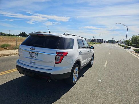 Used 2014 Ford Explorer XLT w/ Equipment Group 202A AWD/4WD image 5