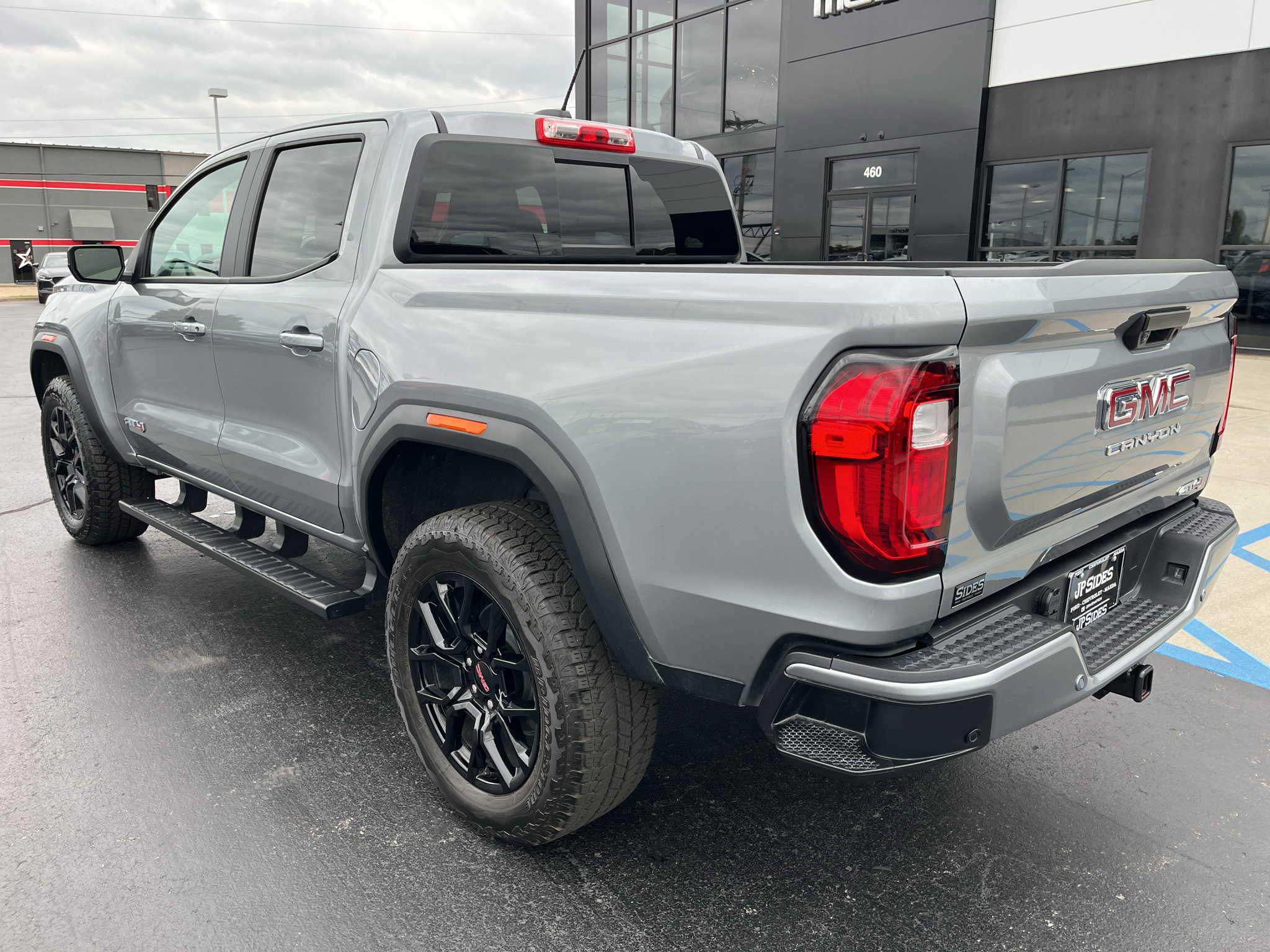 Used 2025 GMC Canyon AT4 AWD/4WD image 13