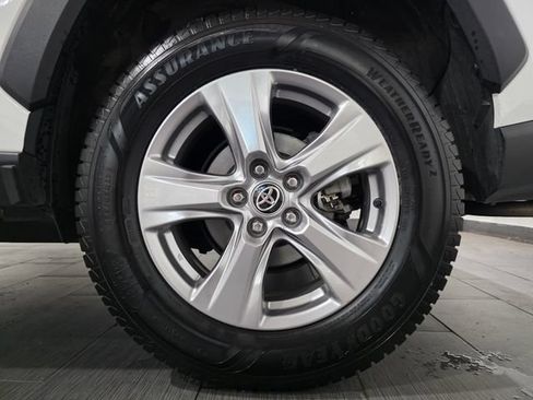 Used 2025 Toyota RAV4 XLE AWD/4WD image 23