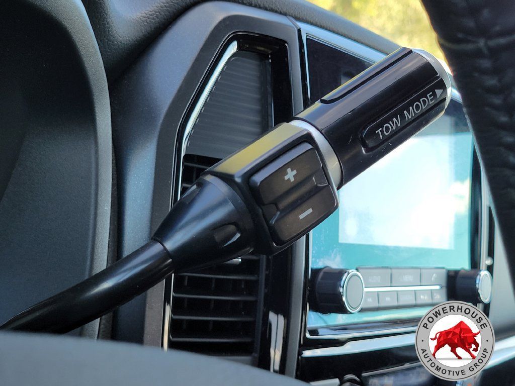 Used 2024 Nissan Titan SV w/ SV Convenience Package RWD image 31