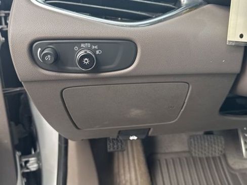 Used 2017 Chevrolet Malibu LT w/ Driver Confidence Package image 14