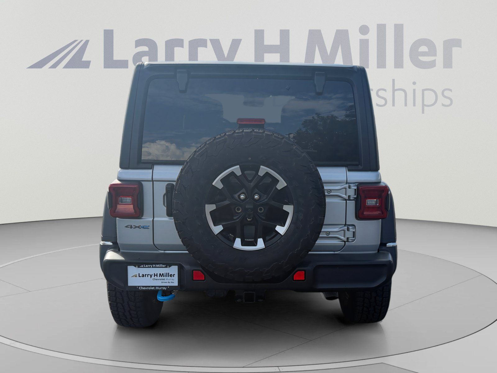 Used 2024 Jeep Wrangler Unlimited Rubicon 4xe AWD/4WD image 4