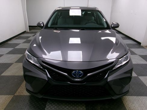 Used 2020 Toyota Camry SE image 13