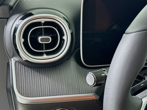 New 2026 Mercedes-Benz C 300 Sedan image 11