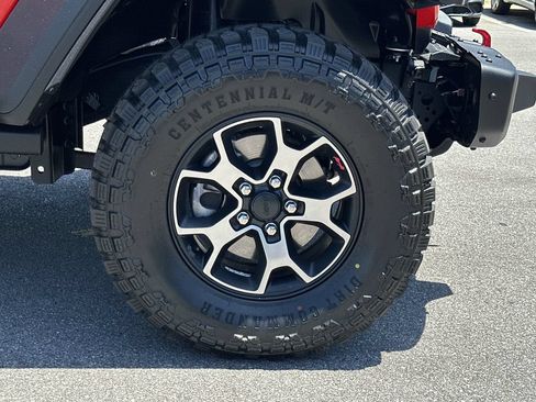 Used 2024 Jeep Wrangler Unlimited Rubicon w/ XTREMEE 35" Tire Package AWD/4WD image 7