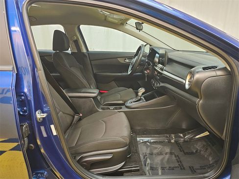 Used 2021 Kia Forte LXS image 10