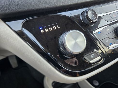 Used 2024 Chrysler Voyager LX image 24