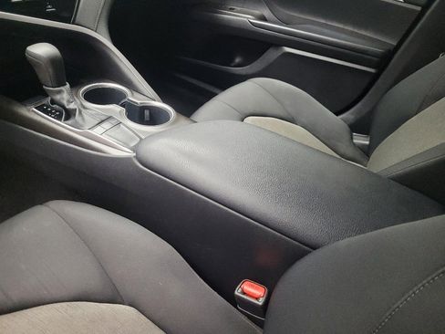 Used 2022 Toyota Camry LE FWD image 26