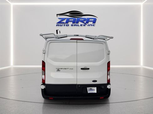 Used 2017 Ford Transit 250 130 Low Roof image 5