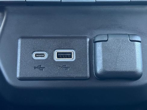 Used 2021 Chevrolet Silverado 1500 LT Trail Boss image 15