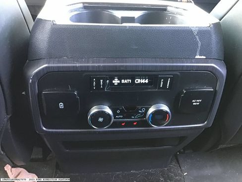 Used 2023 Ford Expedition Platinum RWD image 13