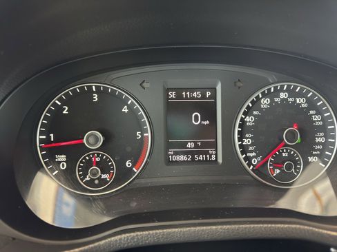 Used 2014 Volkswagen Passat TDI SE image 18