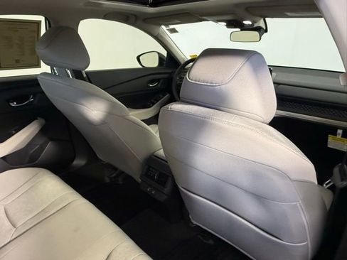 Used 2025 Honda Accord SE image 39