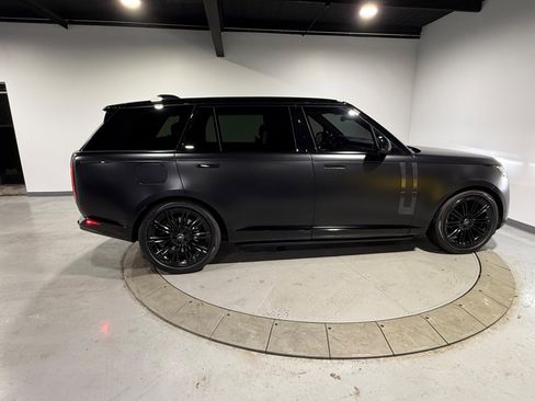 Used 2024 Land Rover Range Rover Long Wheelbase Autobiography image 13