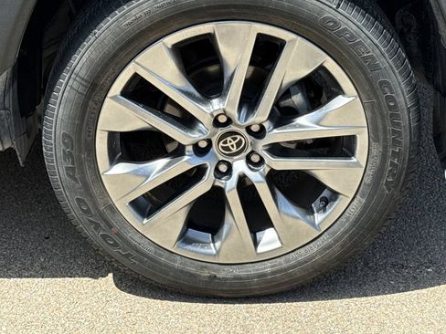 Used 2024 Toyota RAV4 XLE Premium FWD image 9