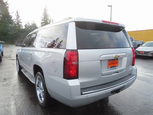 Used 2015 Chevrolet Suburban LTZ image 5