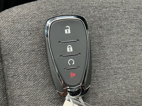 Used 2023 Chevrolet Equinox LT image 30