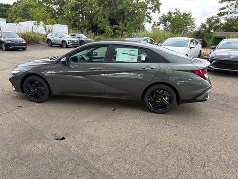 New 2026 Hyundai Elantra Sport FWD image 4