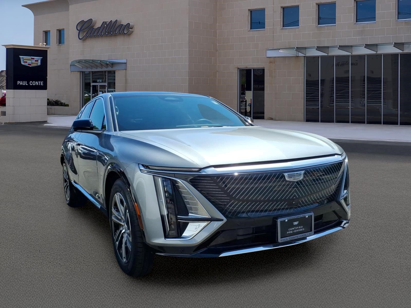 Certified 2024 Cadillac Lyriq Luxury w/ LPO, Floor Liner Package AWD/4WD image 3