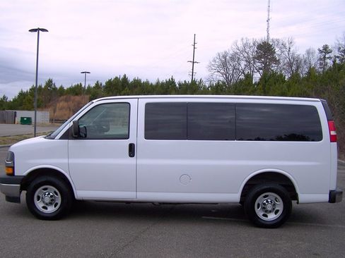 Used 2017 Chevrolet Express 2500 LT w/ LT Preferred Equipment Group image 6