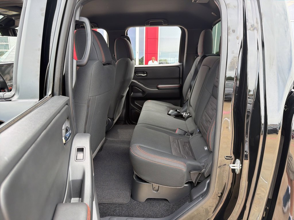 Used 2025 Nissan Frontier PRO-4X AWD/4WD image 15