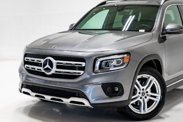 Used 2021 Mercedes-Benz GLB 250 4MATIC image 2