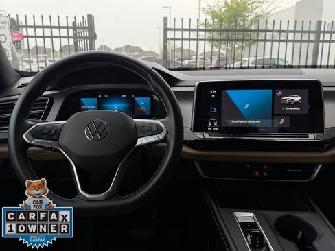 Used 2024 Volkswagen Atlas Cross Sport SE image 6