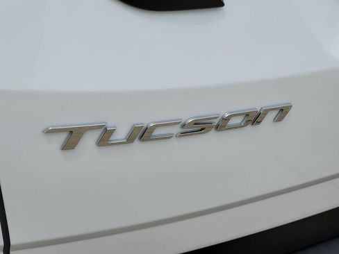 New 2024 Hyundai Tucson SE image 6