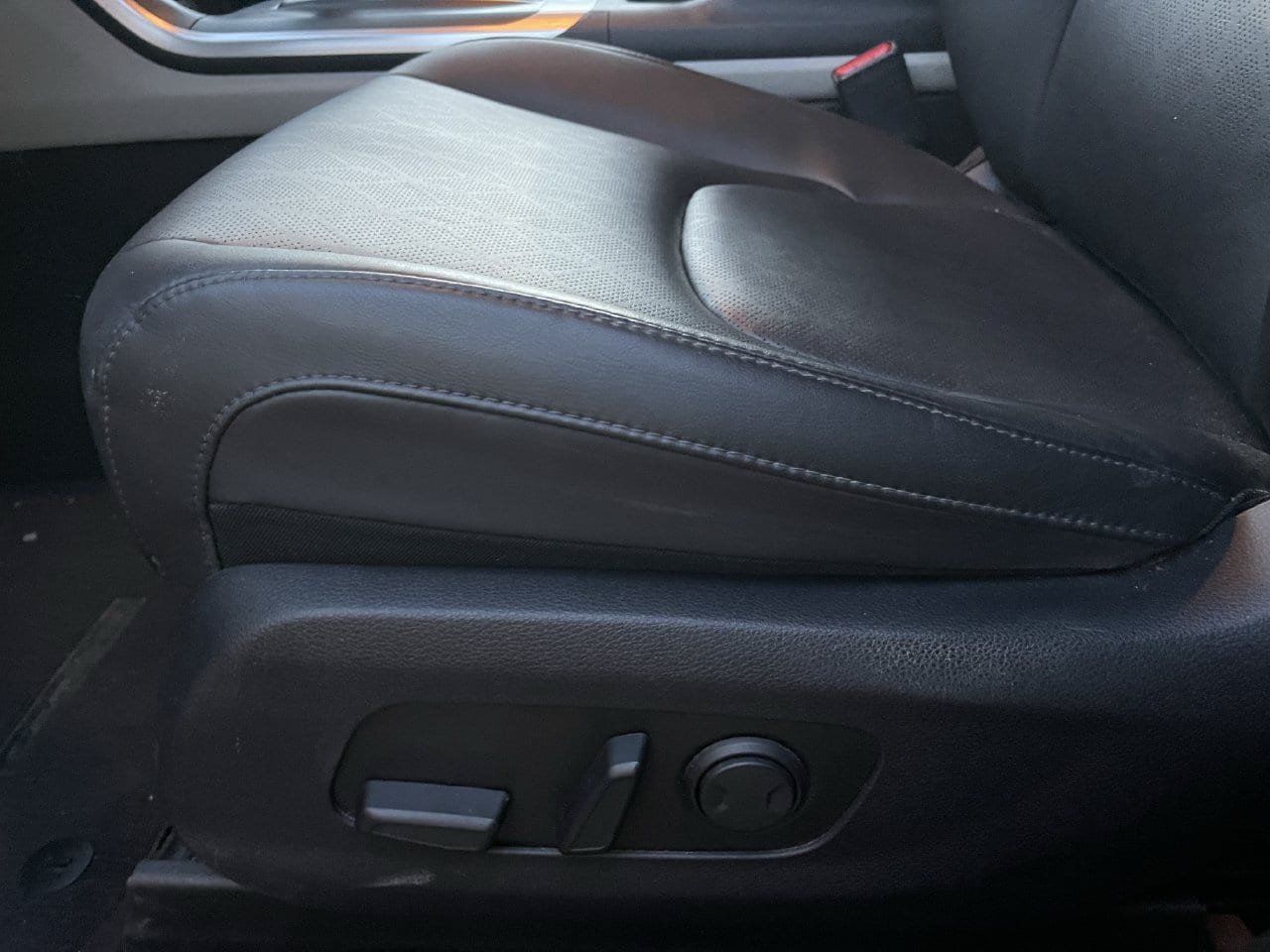 Used 2024 Kia Carnival LX FWD image 13