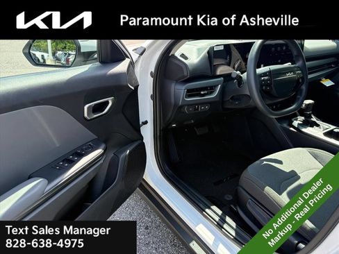 New 2026 Kia K4 FWD image 15