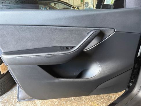 Used 2022 Tesla Model Y Performance AWD/4WD image 34