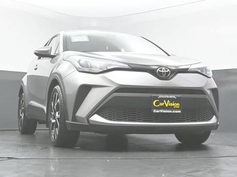 Used 2020 Toyota C-HR XLE FWD image 48